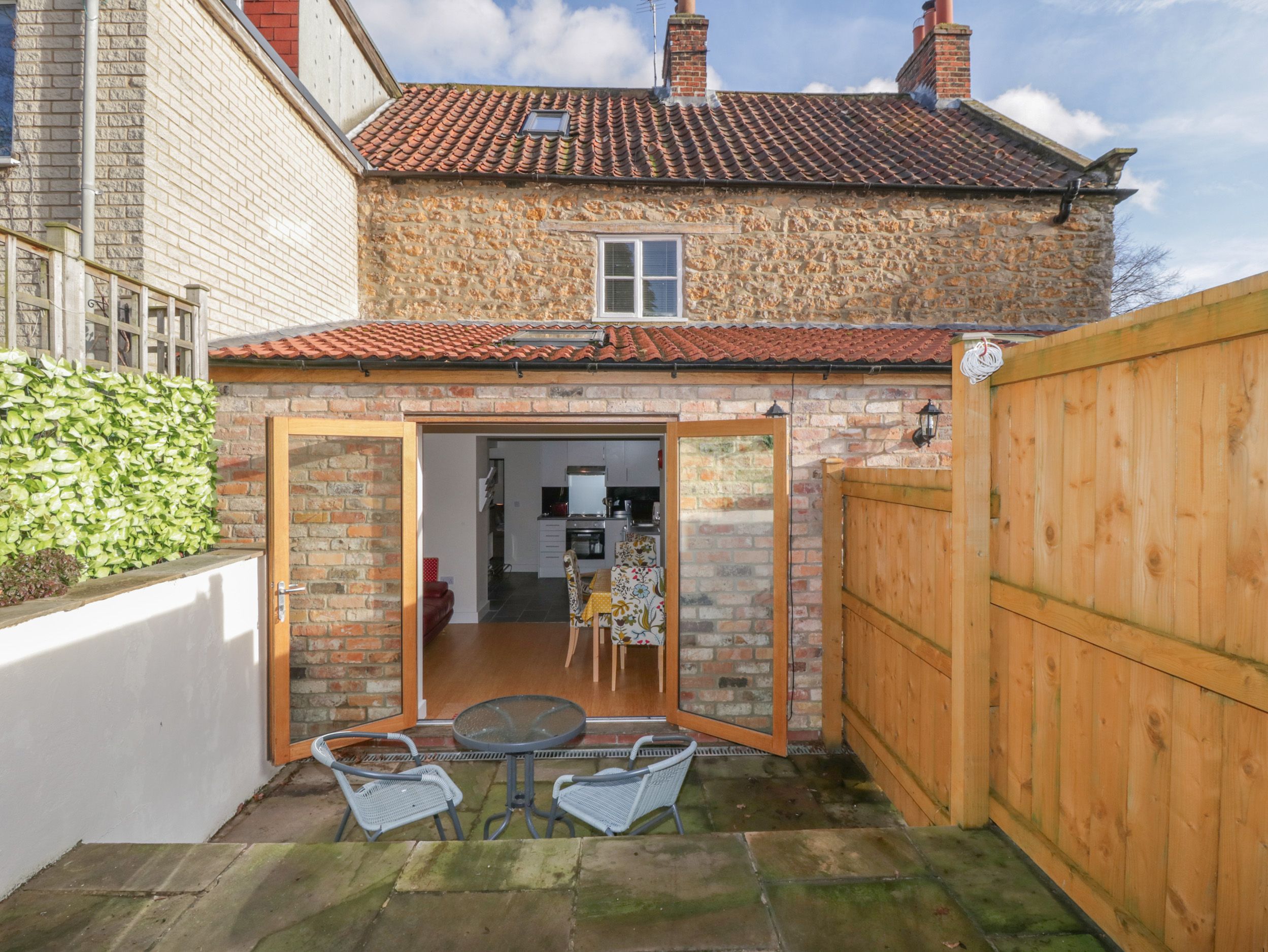 Kirkbymoorside Holiday Cottages Book self catering