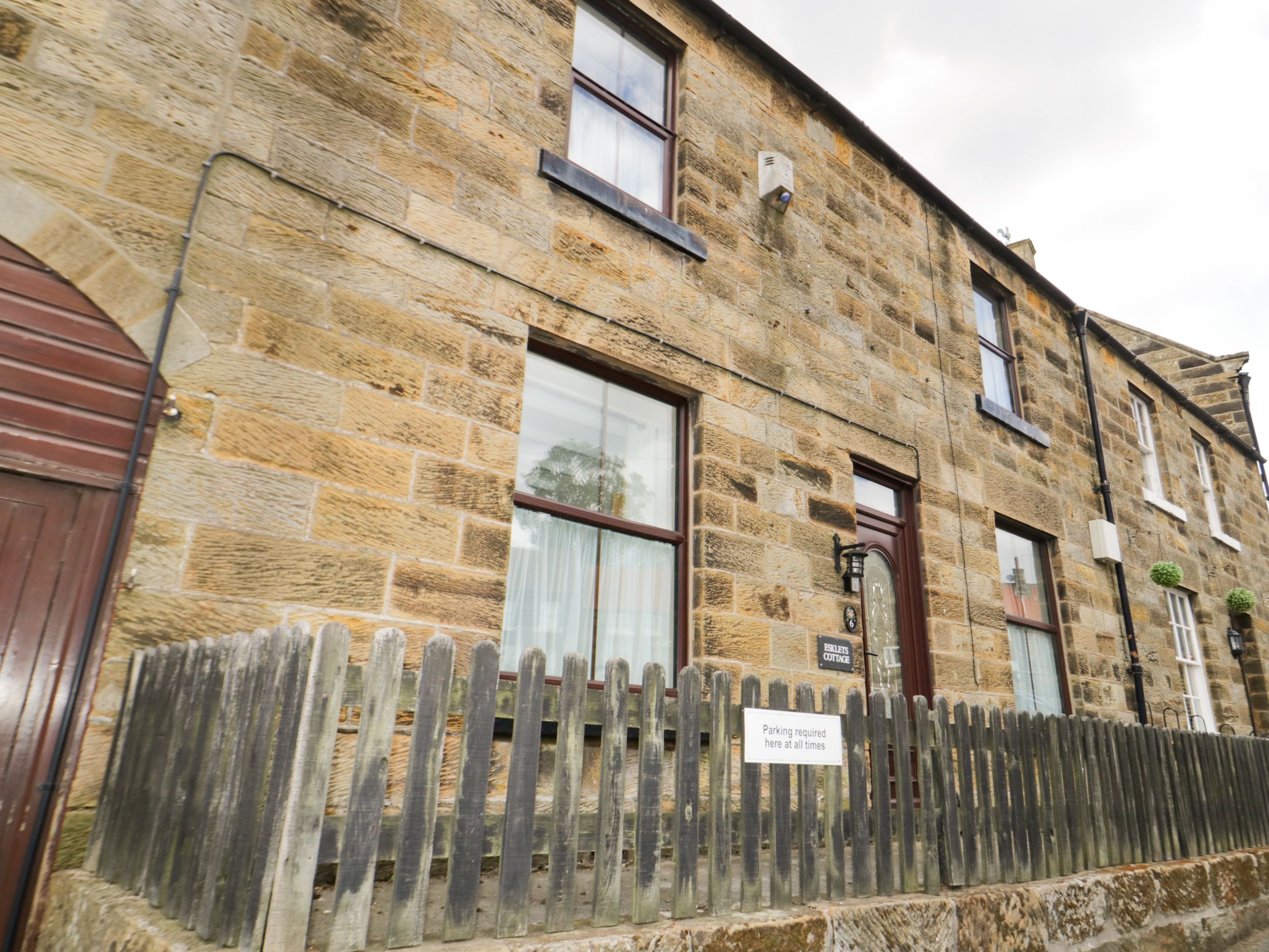 Castleton Holiday Cottages Self catering at Castleton