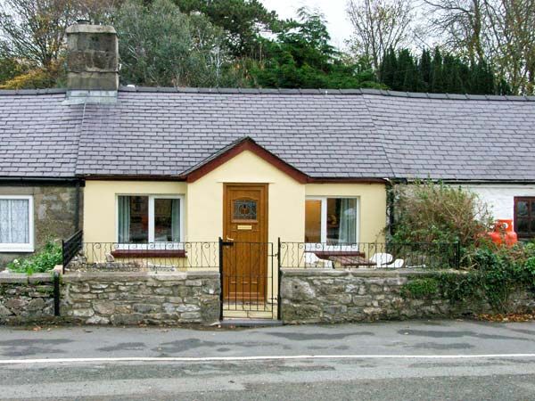 Llanfairfechan holiday cottage
