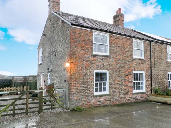 Close House Cottage Pet-Friendly Cottage, Easingwold, North York Moors & Coast (Ref 13784)