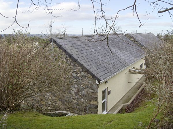 Caernarfon Holiday Cottages Damavand Bach Countryside Cottage, Caernarfon, North Wales (Ref 1448) 