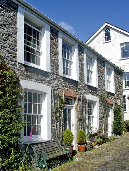4 Elm Terrace,
Mevagissey,
Cornwall