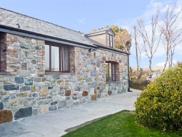 Fishing Holiday Cottages Lon Goch Cottage Pet-Friendly Cottage, Sarn Meyllteyrn, North Wales (Ref 2185) 
