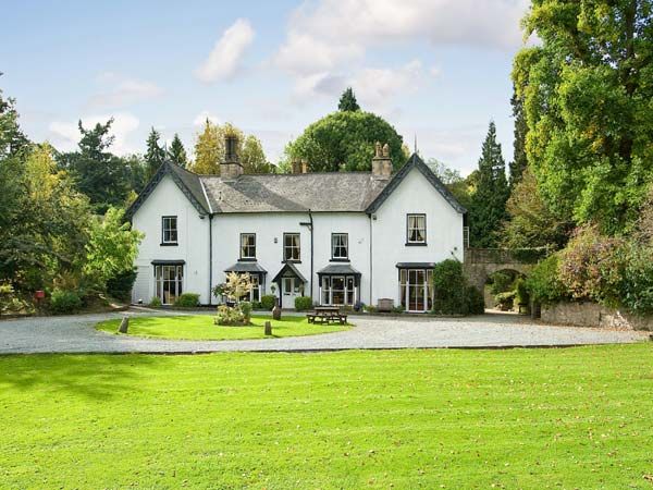 holiday let Bronygarth Brookside Manor House
