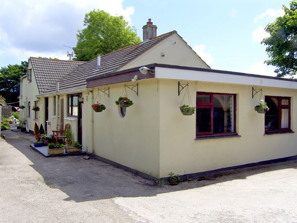 Chy Mamm-Wynn <br />Coastal Cottage, St Hilary Near Marazion, South West England (Ref 2517)