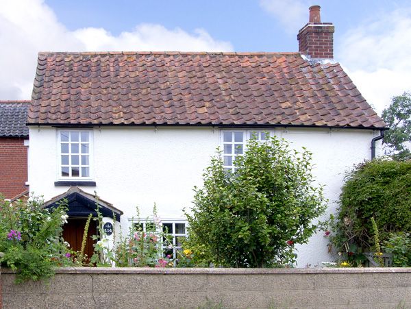 Hollyhedge Cottage <br />Pet-Friendly Cottage (Ref 2591)