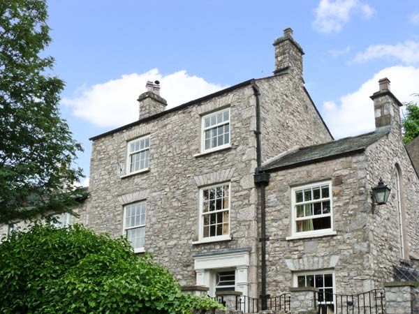 4 bedroom Cottage for rent in Barrows Green