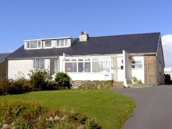 Sea Views Holiday Cottages Trem Y Mor Coastal Cottage, Llanfair, North Wales (Ref 2747) 