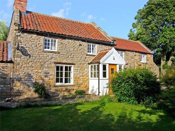 2 bedroom Cottage for rent in York