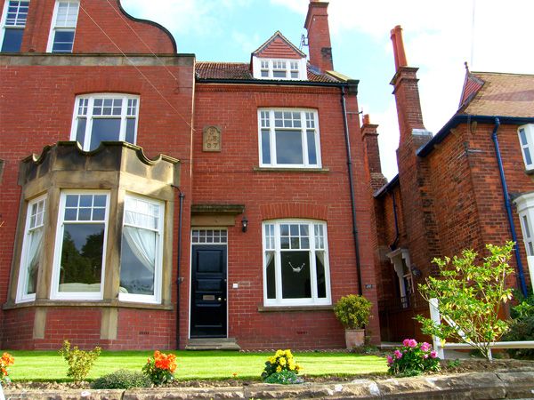 Fylingthorpe holiday cottage