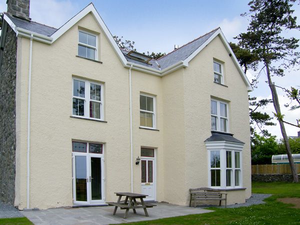 Llanaber holiday cottage