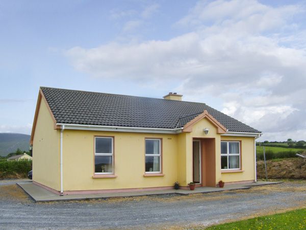 Seaview Cottage <br />Pet-Friendly Cottage, Waterville, County Kerry, South West (Ref 4100)