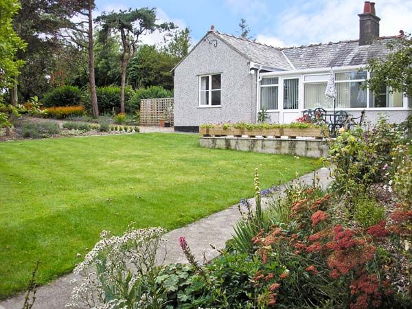 Anglesey Holiday Cottages Hafod Cottage Beach Cottage, Cemaes Bay, Isle Of Anglesey, North Wales (Ref 5644) 