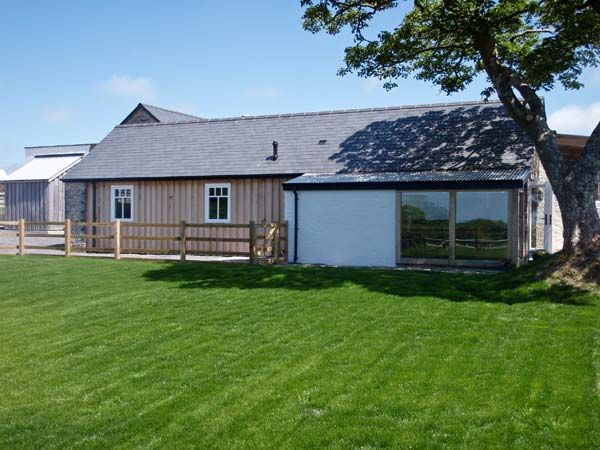 2 bedroom Cottage for rent in Newport
