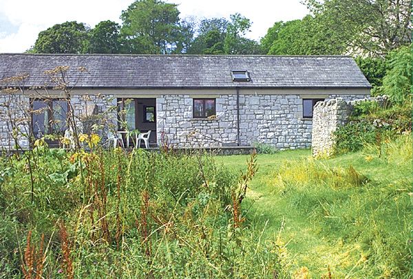 Pheasant Field PetFriendly Cottage, Silverdale Near Arnside, Cumbria & The Lake District (Ref 684)