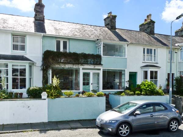 North Wales Holiday Cottages 7 Ivy Terrace Beach Cottage, Borth-Y-Gest, North Wales (Ref 6869) 
