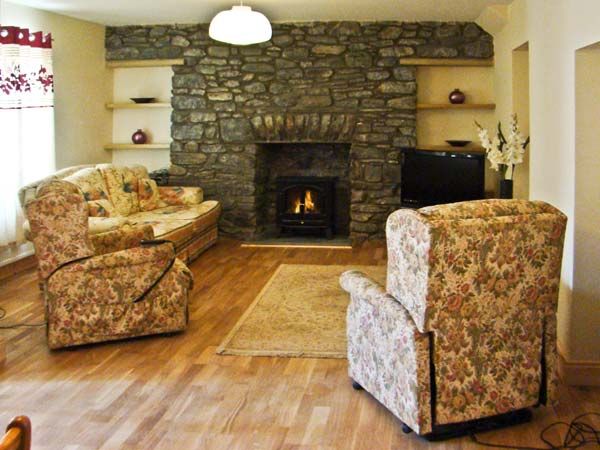 Hot Tub Holiday Cottages Ser Y Glyn Beach Cottage, Aberaeron, Mid Wales (Ref 7603) 