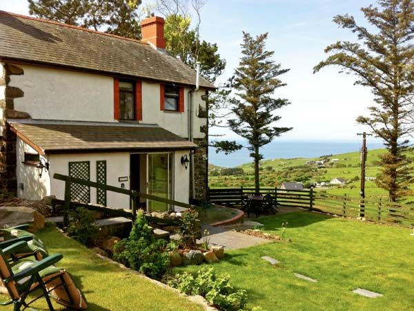 Sea Views Holiday Cottages Craig Faden Isaf Pet-Friendly Cottage, Rhoslefain, North Wales (Ref 9018) 