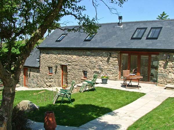 Sea Views Holiday Cottages Craig Faden Canol Pet-Friendly Cottage, Rhoslefain, North Wales (Ref 9019) 