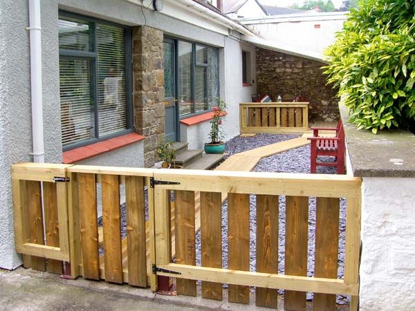 Saundersfoot Holiday Cottages Brewery Cottage Beach Cottage, Saundersfoot, South Wales (Ref 9675) 