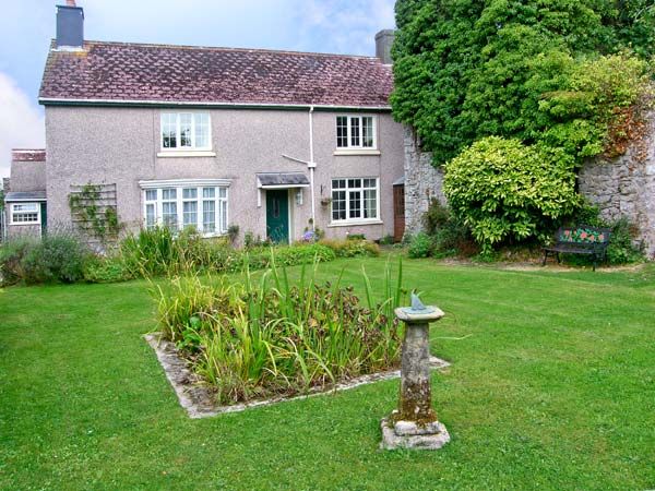 Angle holiday cottage